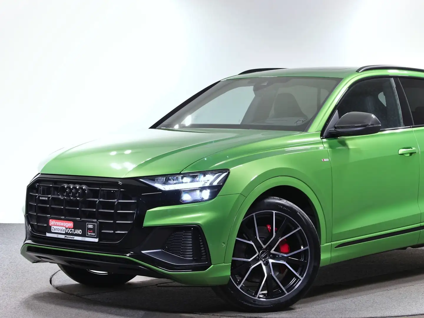 Audi Q8 50 TDI quattro Competition Plus, 22", Standh, Grün - 2