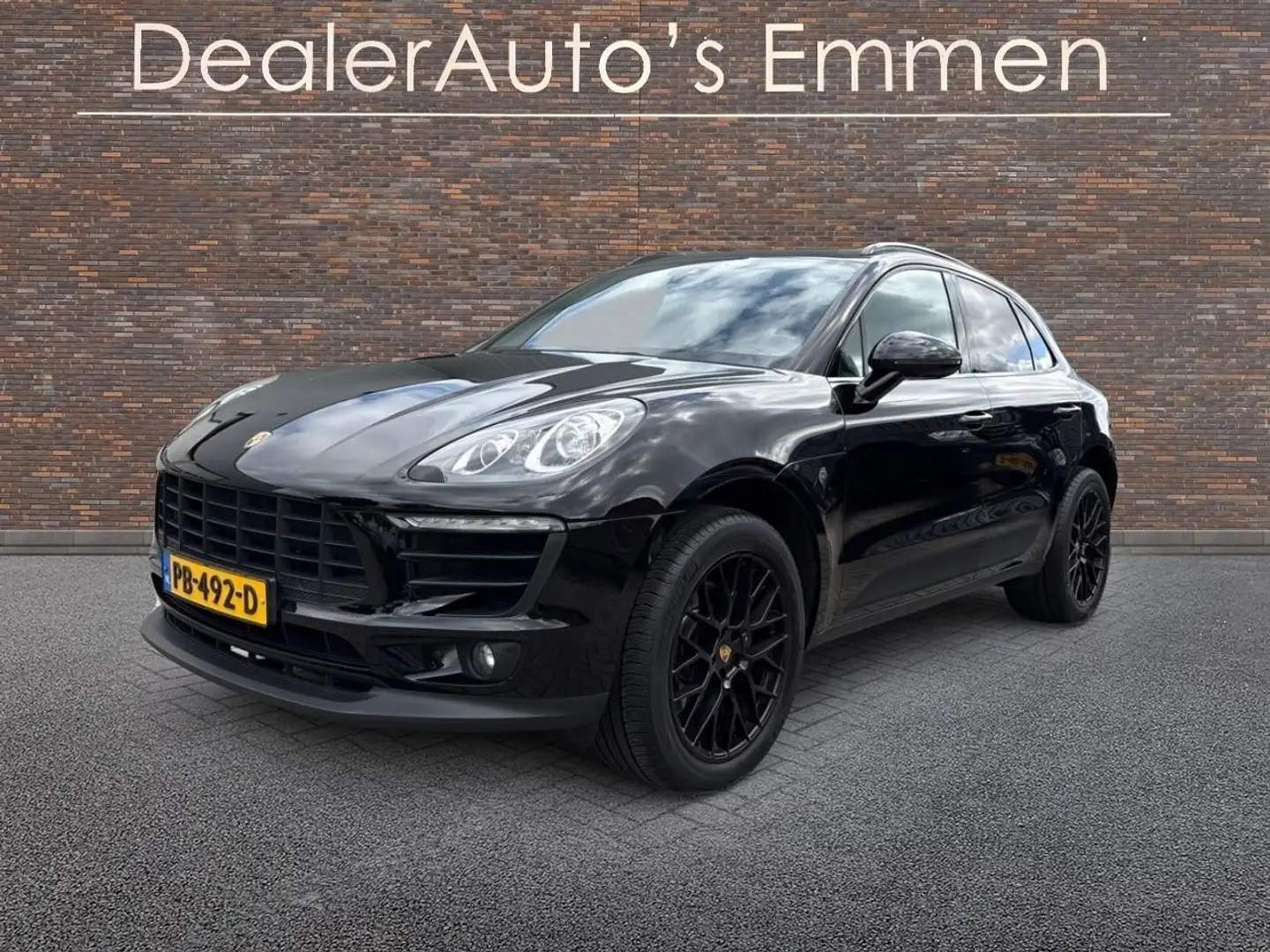 Porsche Macan 2.0 T PANODAK LEDER XENON NAVIGATIE Zwart - 2