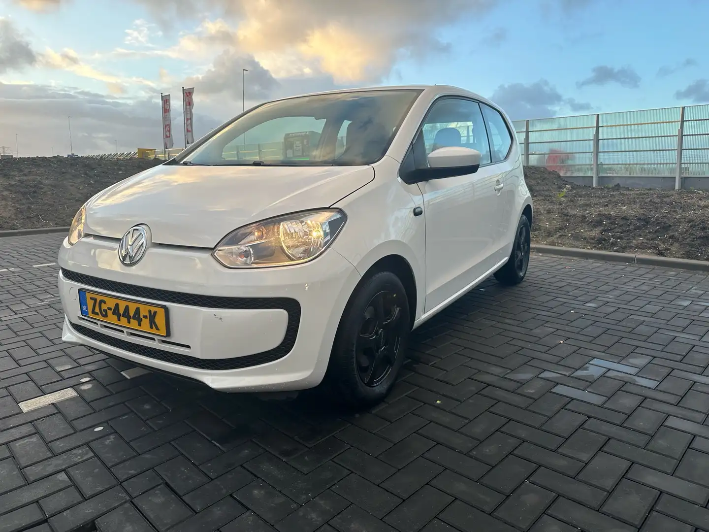 Volkswagen Lupo 1.0 groove up! BlM. White - 1