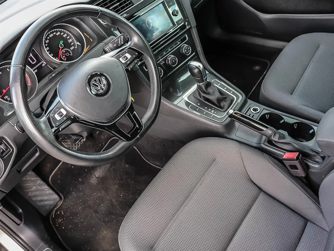 Volkswagen Golf снимка Volkswagen Golf