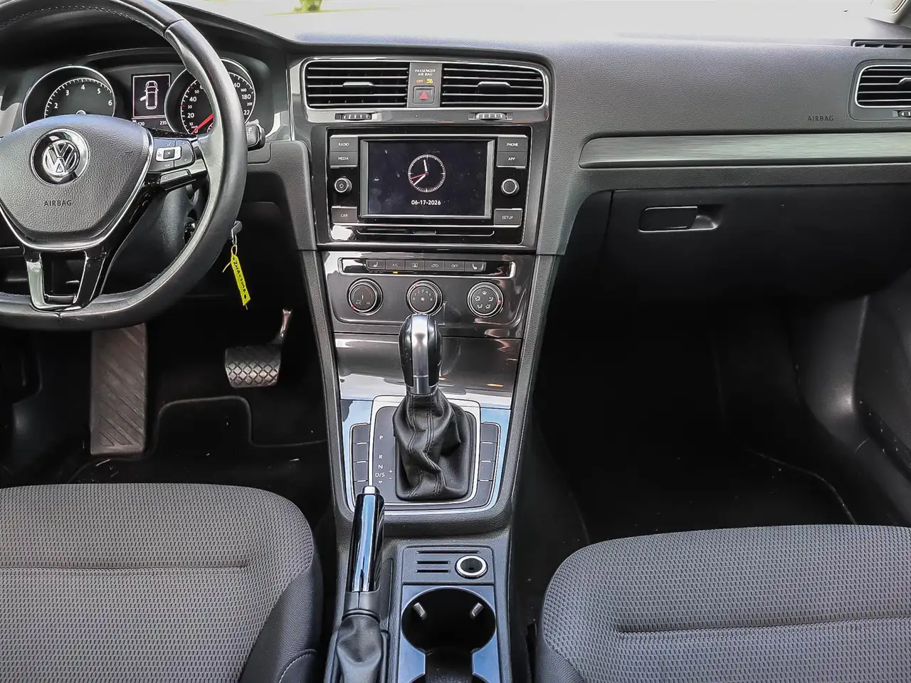 Volkswagen Golf снимка Volkswagen Golf