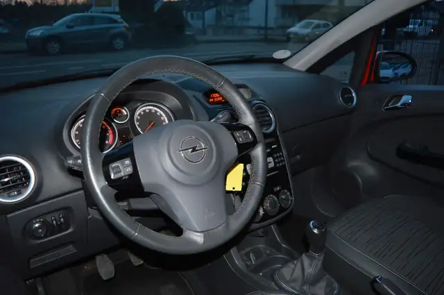 Opel Corsa view 8
