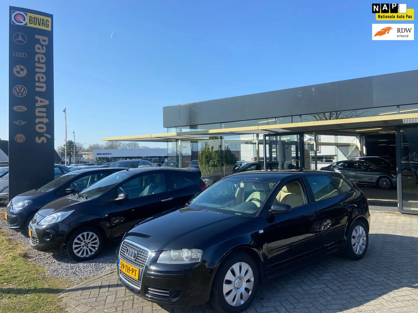 Audi A3 Sportback 1.6 FSI Attraction|Airco|CruiseControl Schwarz - 1