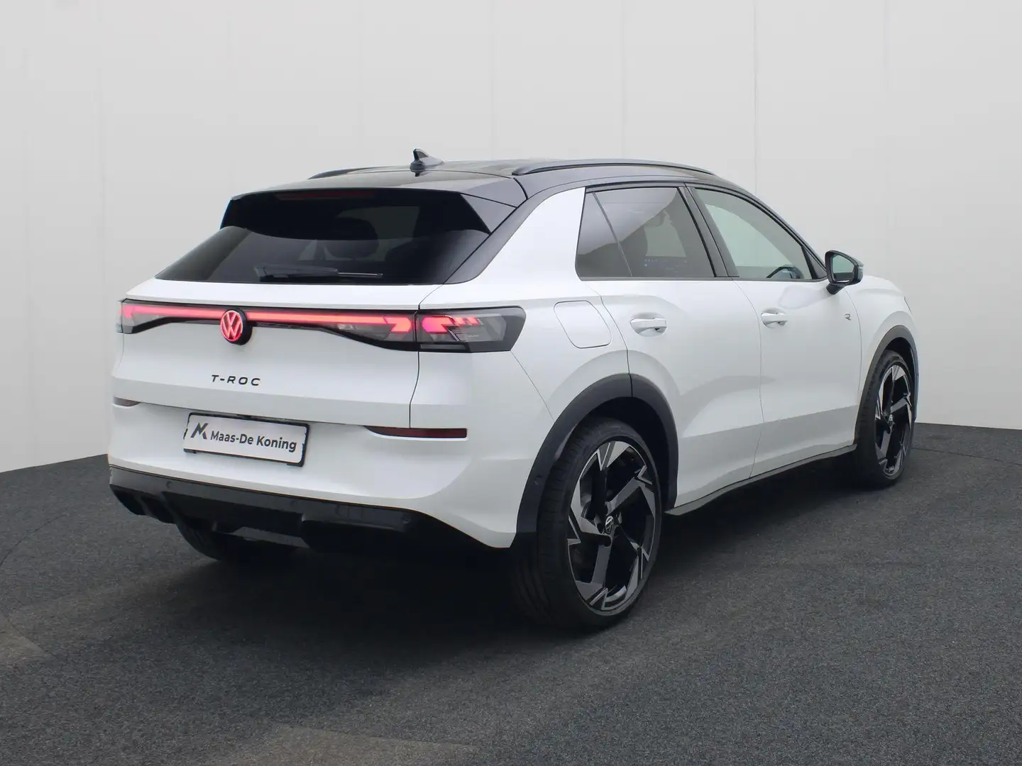 Volkswagen T-Roc 1.5eTSI/150PK R-Line First Edition Black Style DSG Blanc - 2