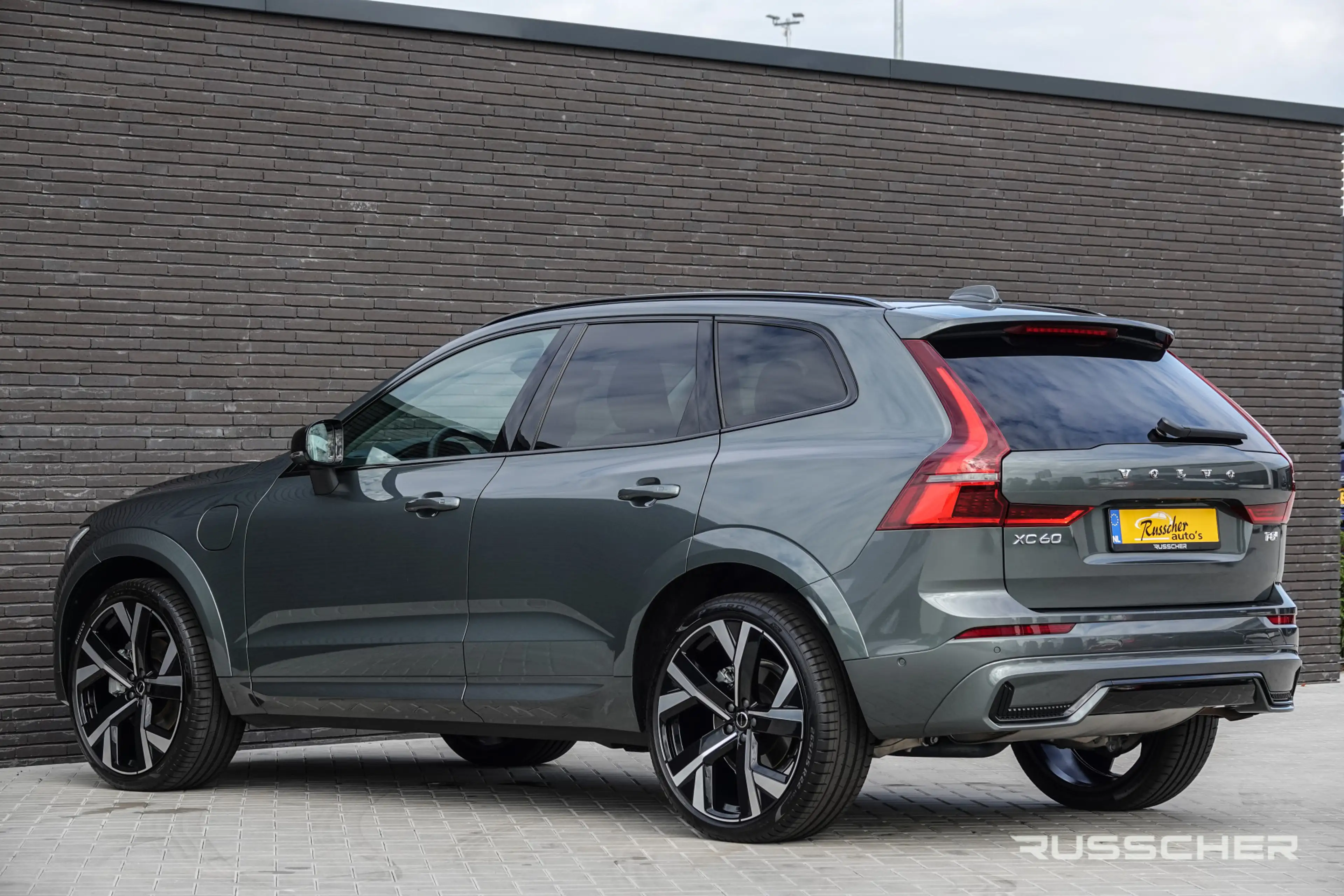 Volvo XC60 2.0 T8 456Pk | Plug-in hybrid | Plus Dark | AWD | — photo 22