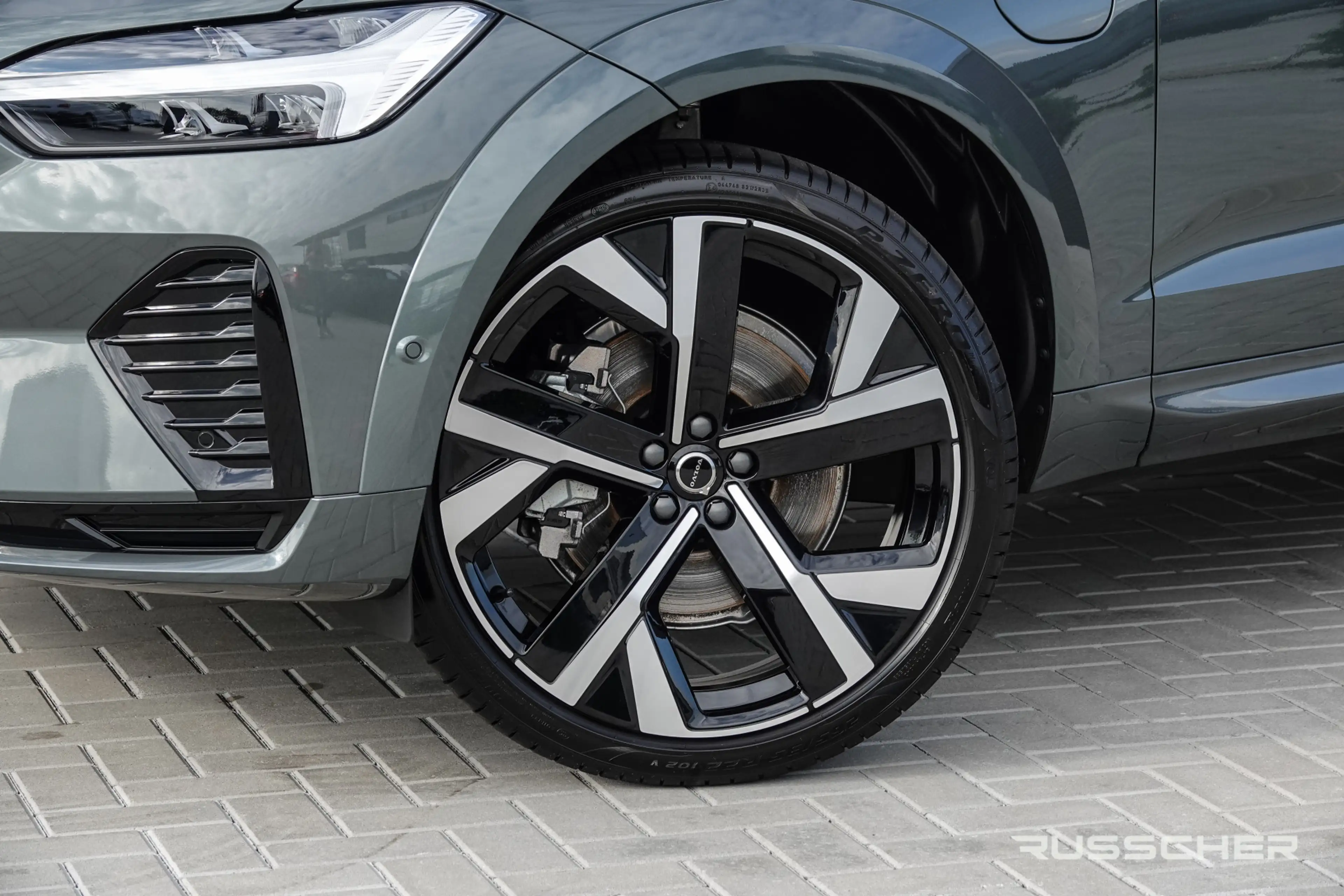 Volvo XC60 2.0 T8 456Pk | Plug-in hybrid | Plus Dark | AWD | — photo 7
