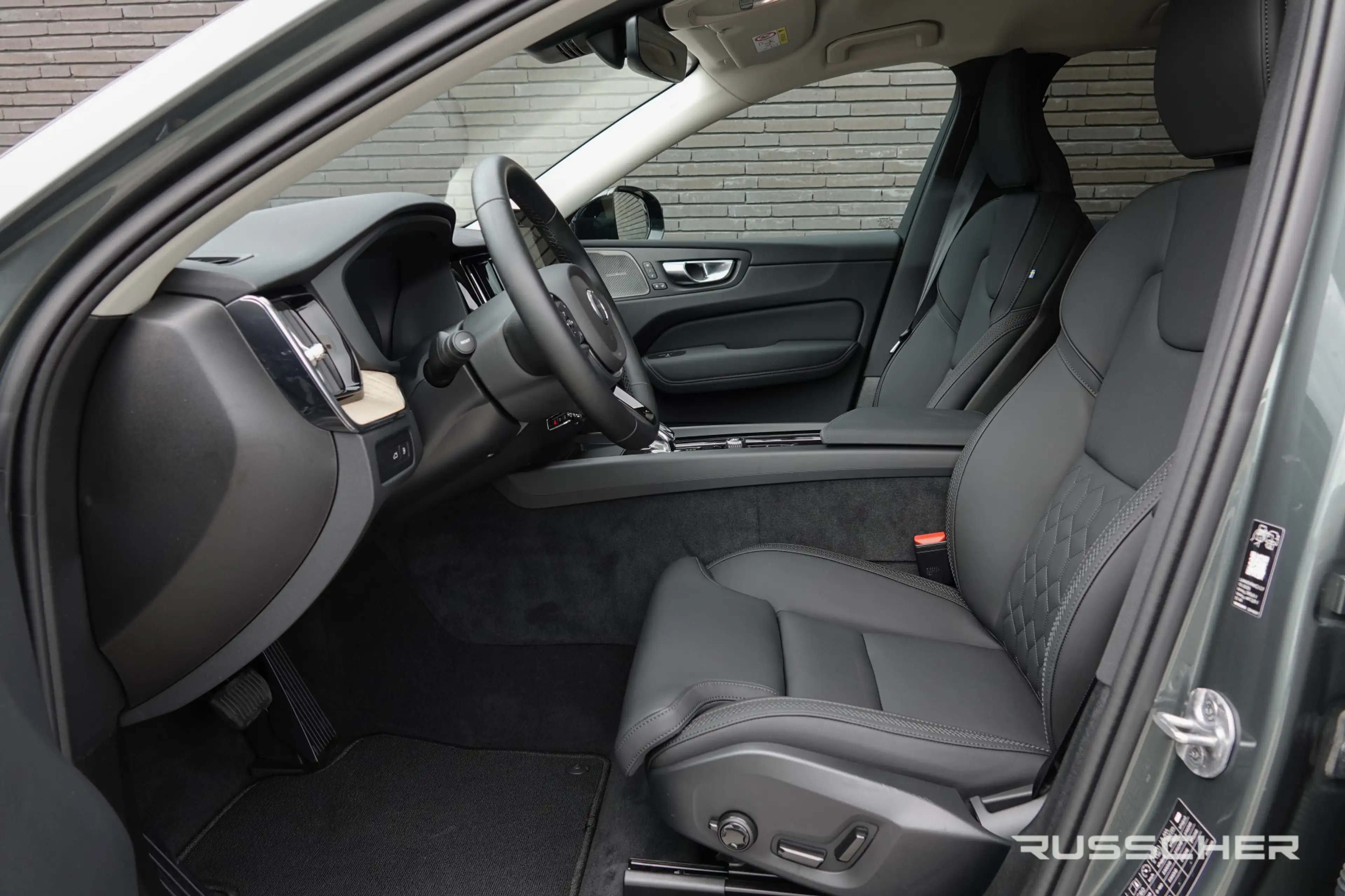 Volvo XC60 2.0 T8 456Pk | Plug-in hybrid | Plus Dark | AWD | — photo 5