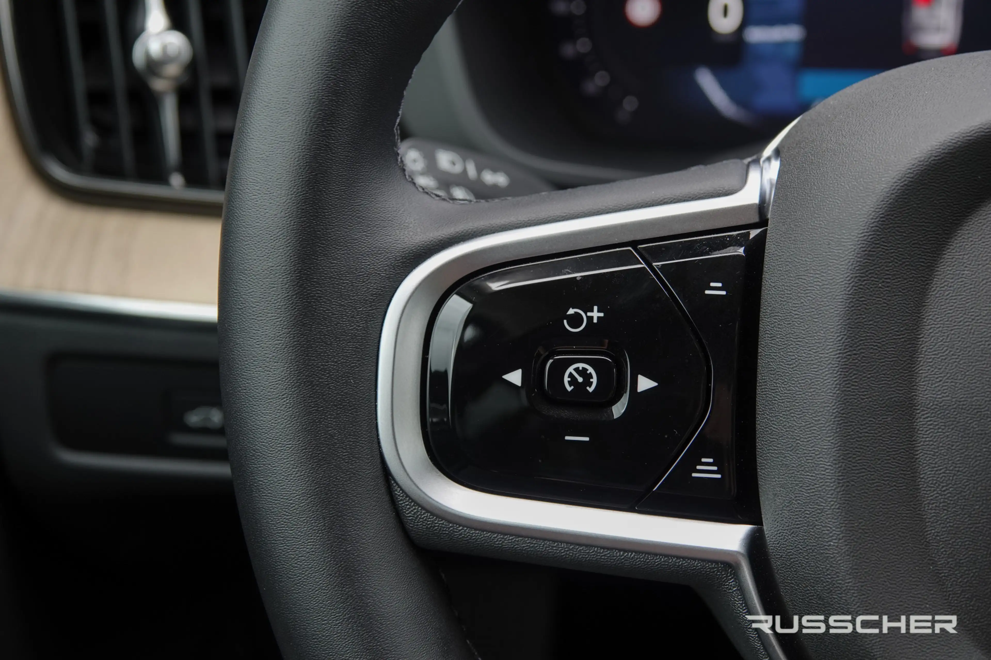 Volvo XC60 2.0 T8 456Pk | Plug-in hybrid | Plus Dark | AWD | — photo 28