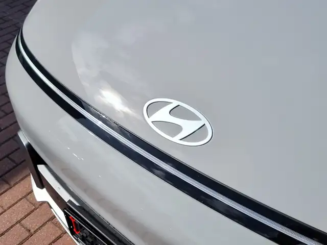 Hyundai Kona view 3
