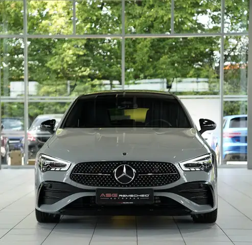 Mercedes-Benz CLA view 3