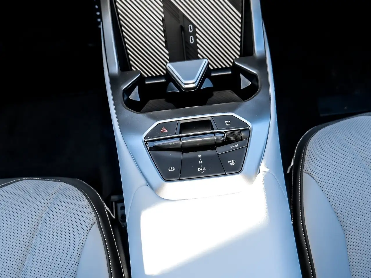 BMW iX3 50 xDrive 21" M Sport 360° ACC H/K Pano LKH 15