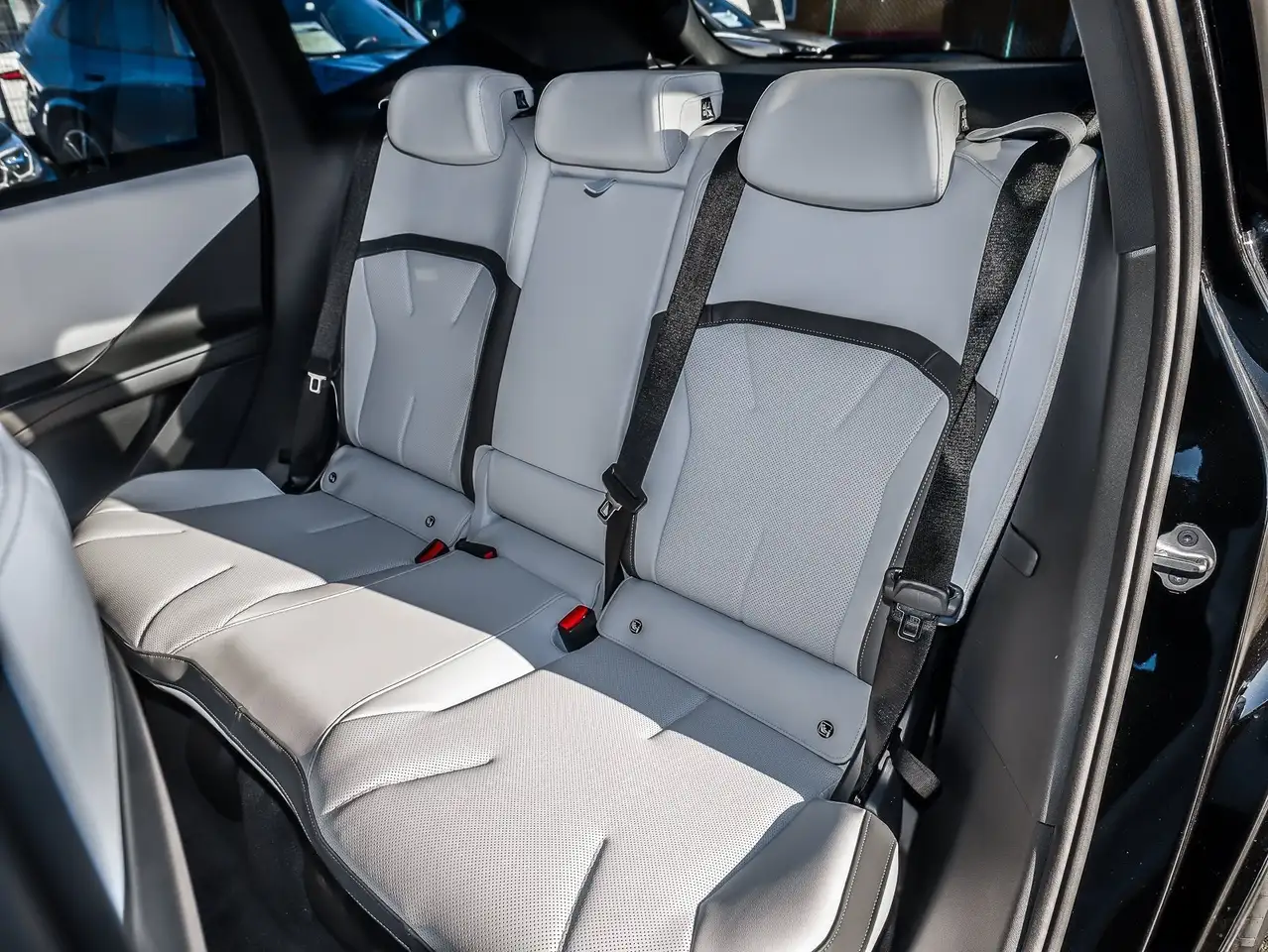 BMW iX3 50 xDrive 21" M Sport 360° ACC H/K Pano LKH 12