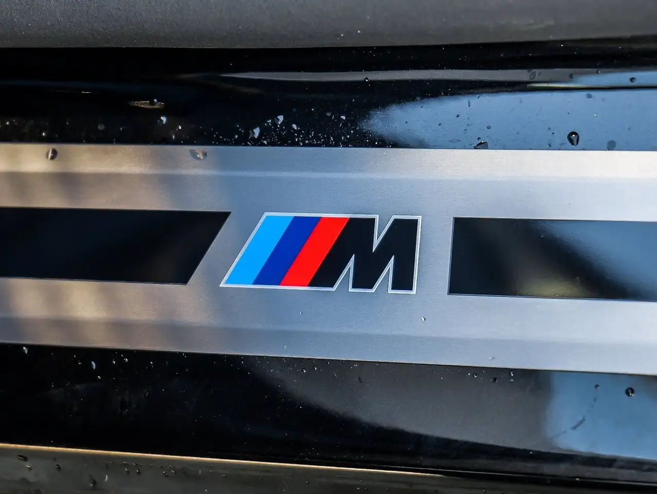 BMW iX3 50 xDrive 21" M Sport 360° ACC H/K Pano LKH 20