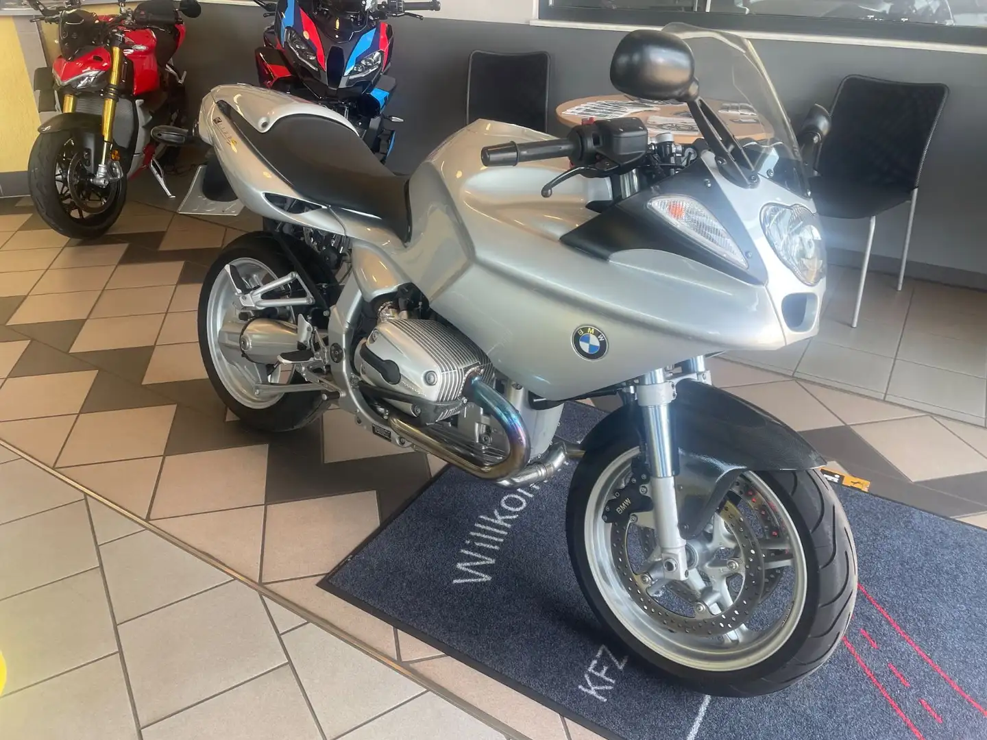 BMW R 1100 S Silver - 1