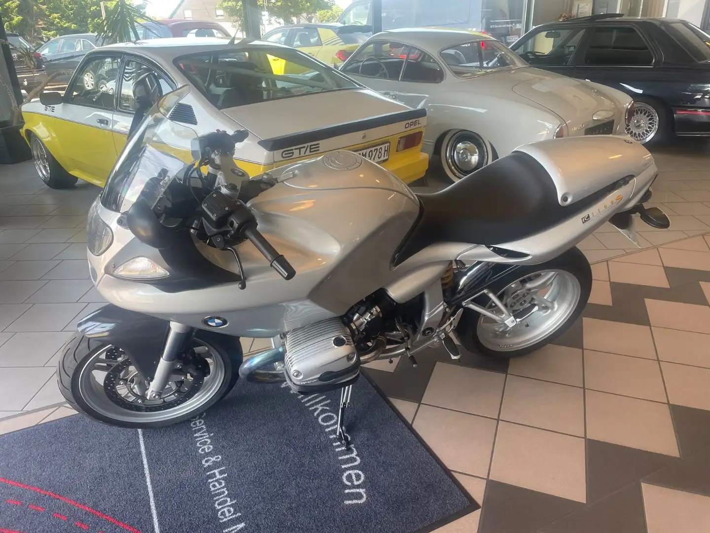 BMW R 1100 S Silver - 2