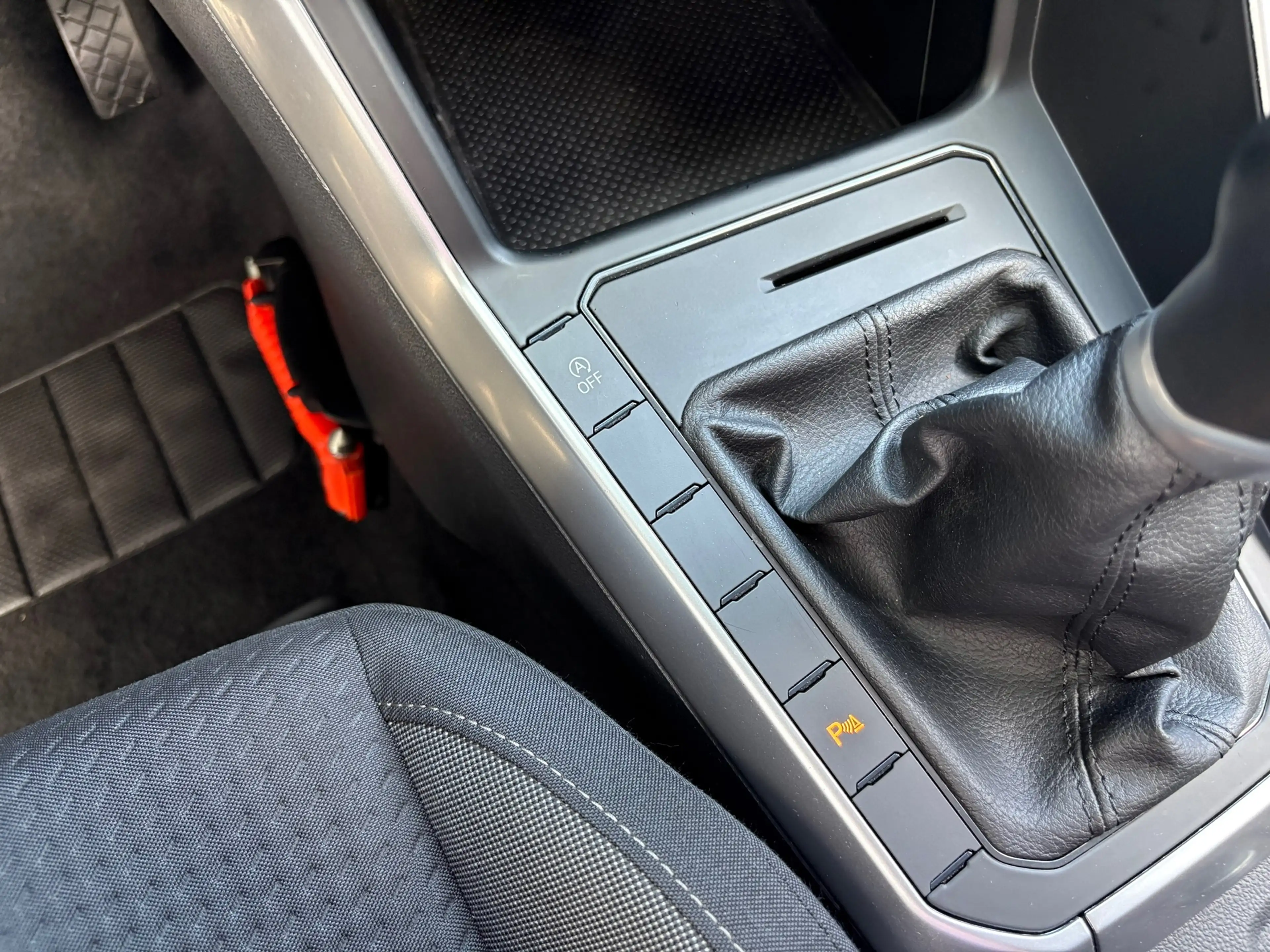Volkswagen Polo 1.0 TSI Life LM VELGEN/ CARPLAY/ PARKEERSENSOREN — photo 14