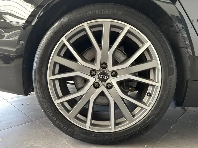 Audi A6 Avant view 3