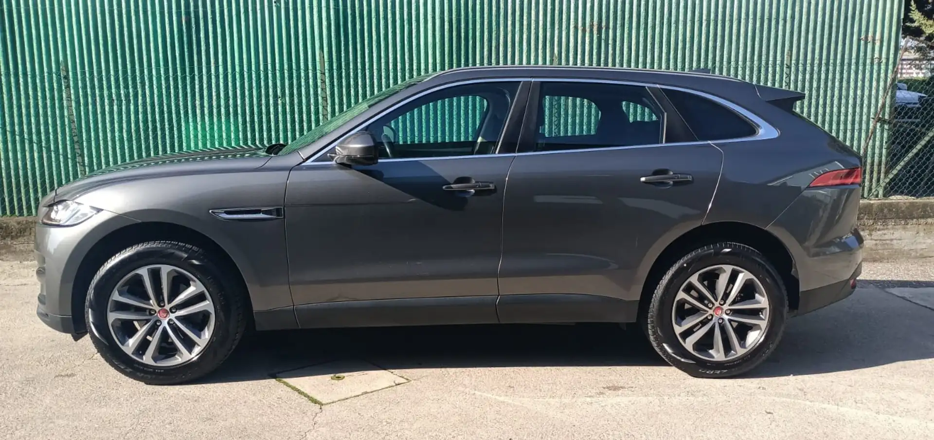Jaguar F-Pace F-Pace 2.0d Prestige awd 180cv auto Grau - 1