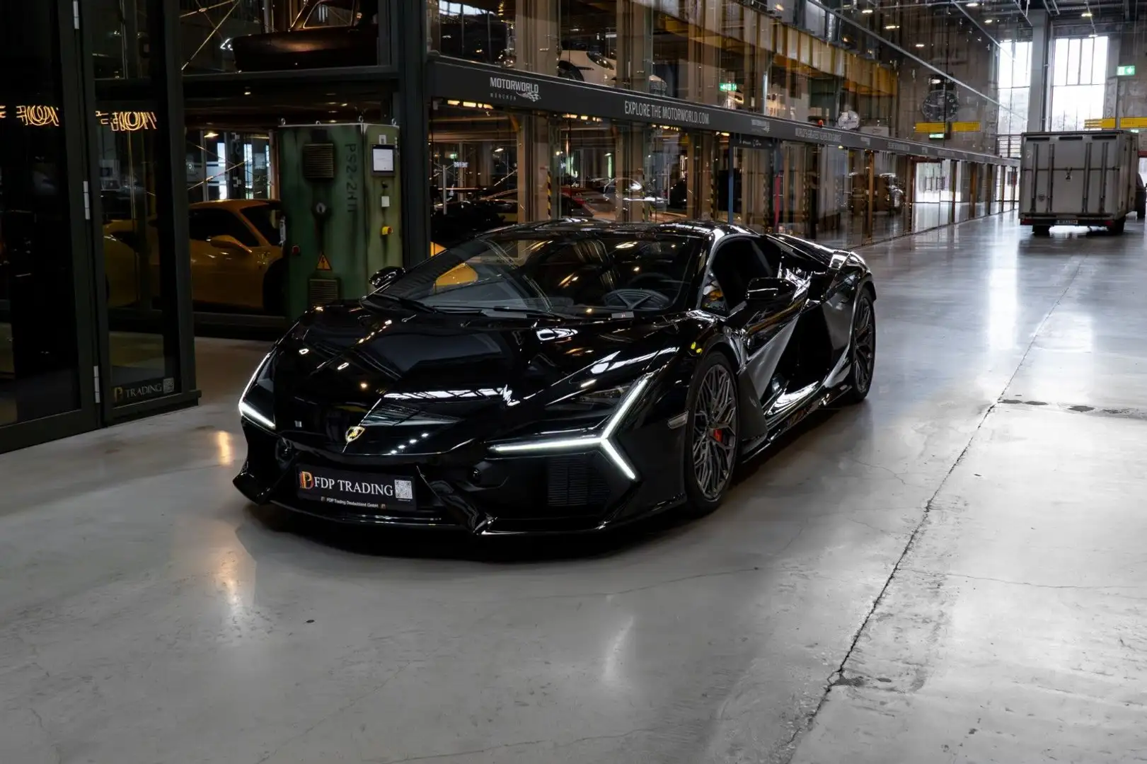 Lamborghini Revuelto 6.5 V12 HPEV - P. Display - Lift - Cam Чорний - 1
