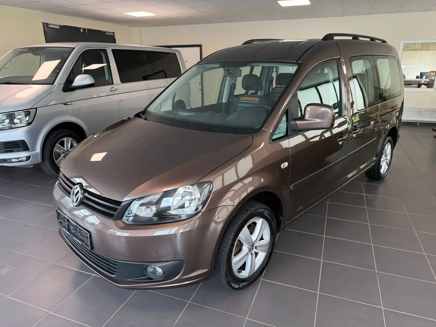 Volkswagen Caddy Kombi Maxi JAKO-O Trendline BMT 7 Sitzer Brun - 1