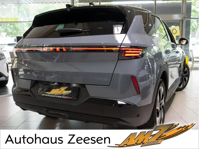 Opel Grandland view 3