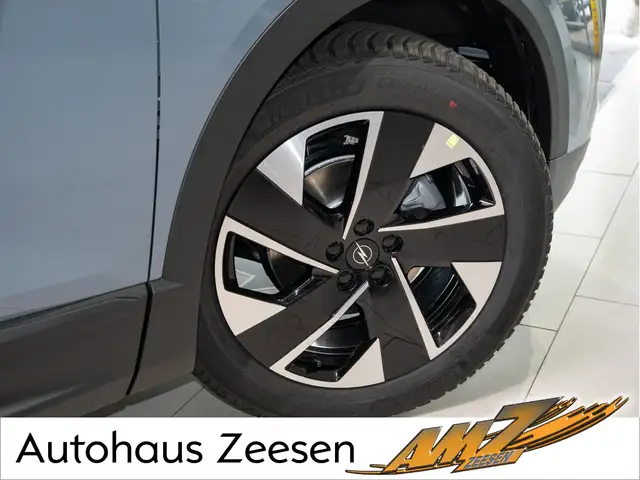 Opel Grandland view 5
