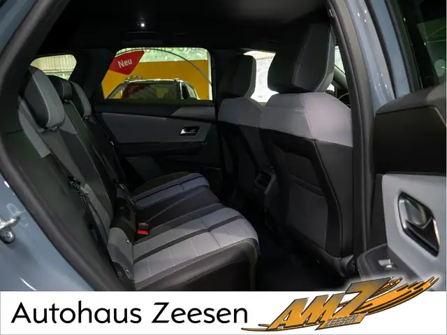 Opel Grandland view 4