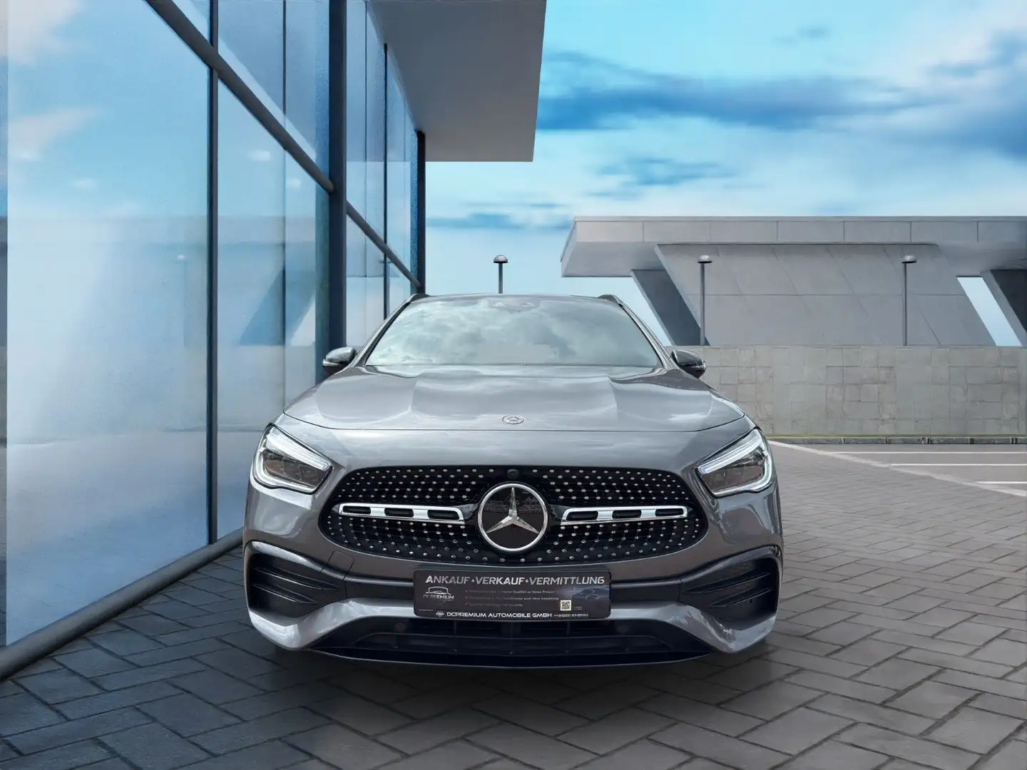Mercedes-Benz GLA 180 d, AMG, Navi,Nigth,Multibeam LED,AHK Gri - 2