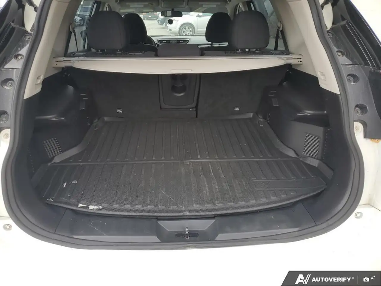 Nissan Rogue снимка Nissan Rogue