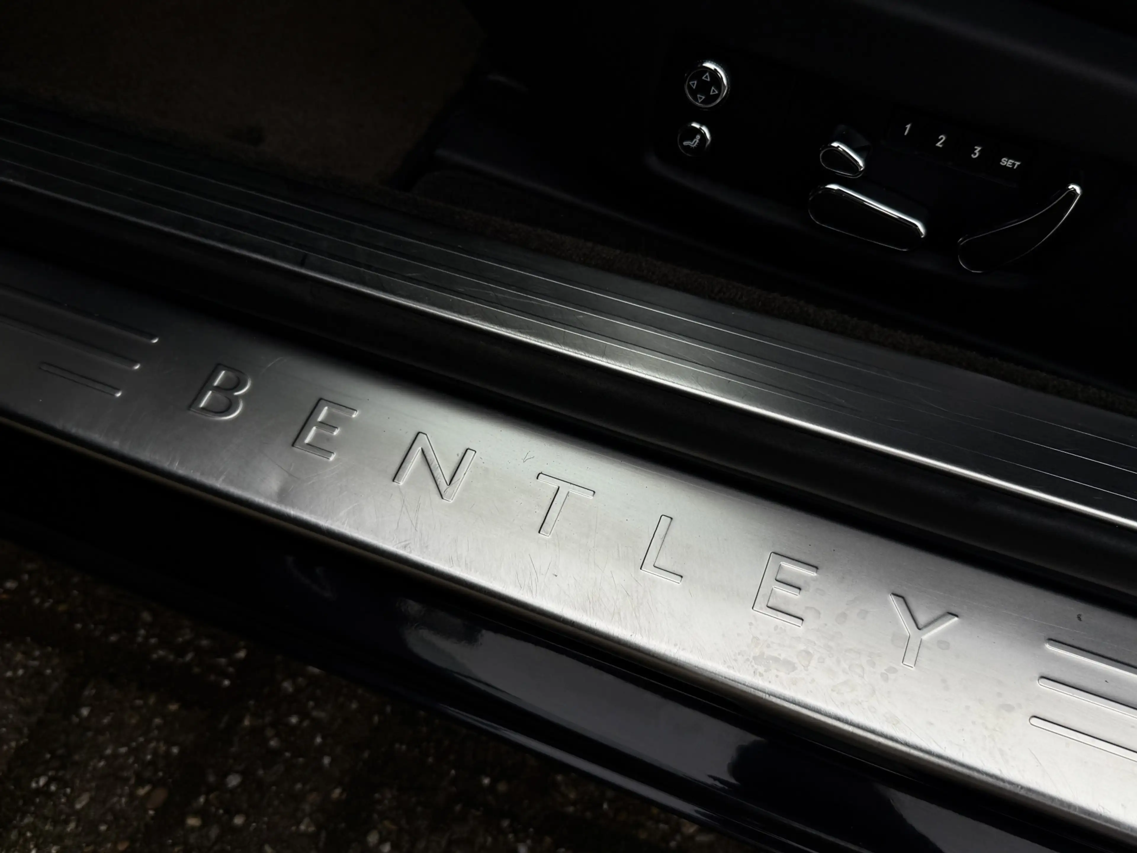 Bentley Continental GT 6.0 W12 I 21" MTM I Black on Black — photo 17