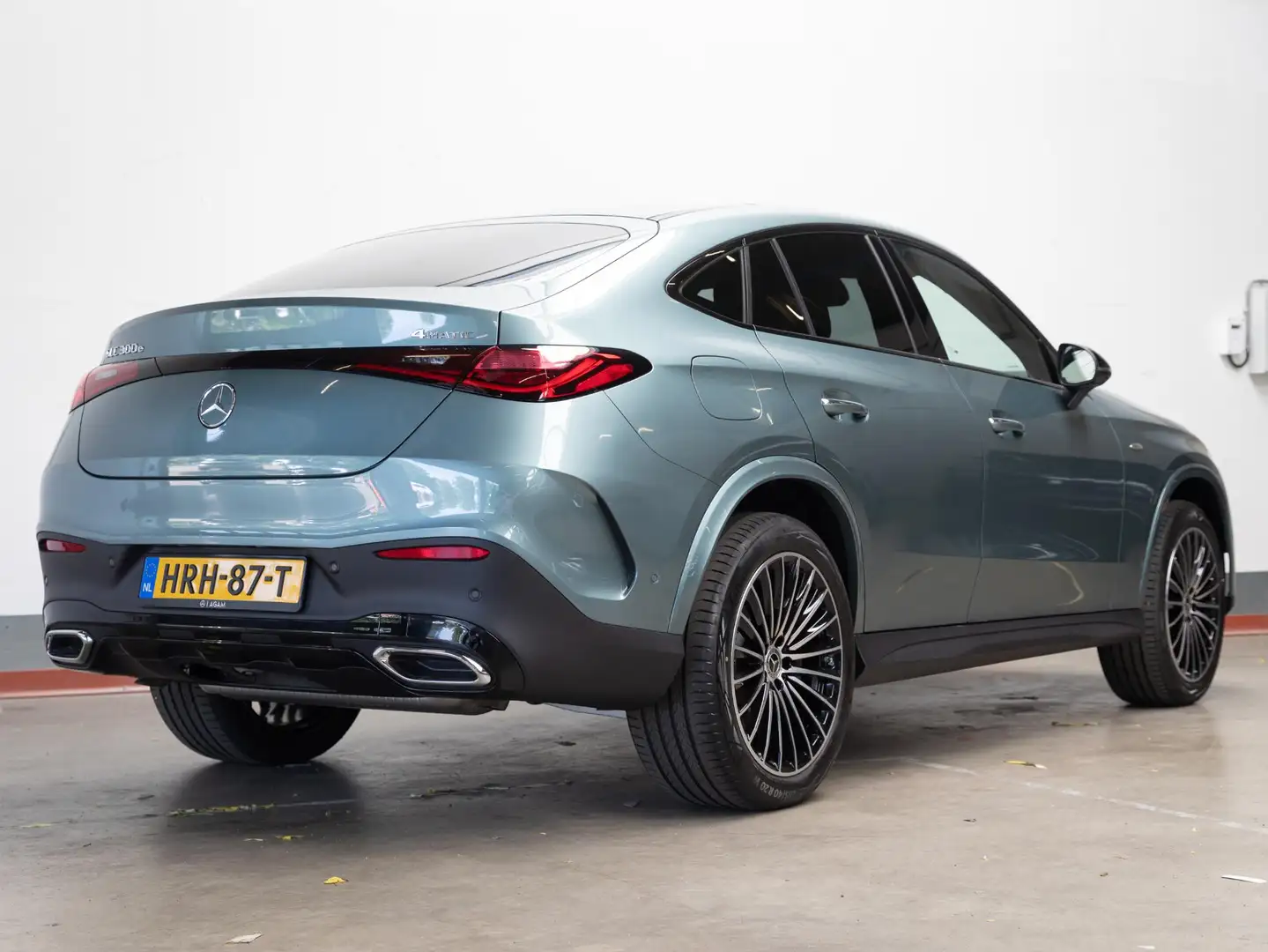 Mercedes-Benz GLC 300 Coupé 300e 4MATIC Sport Edition Premium | Panorama Green - 2