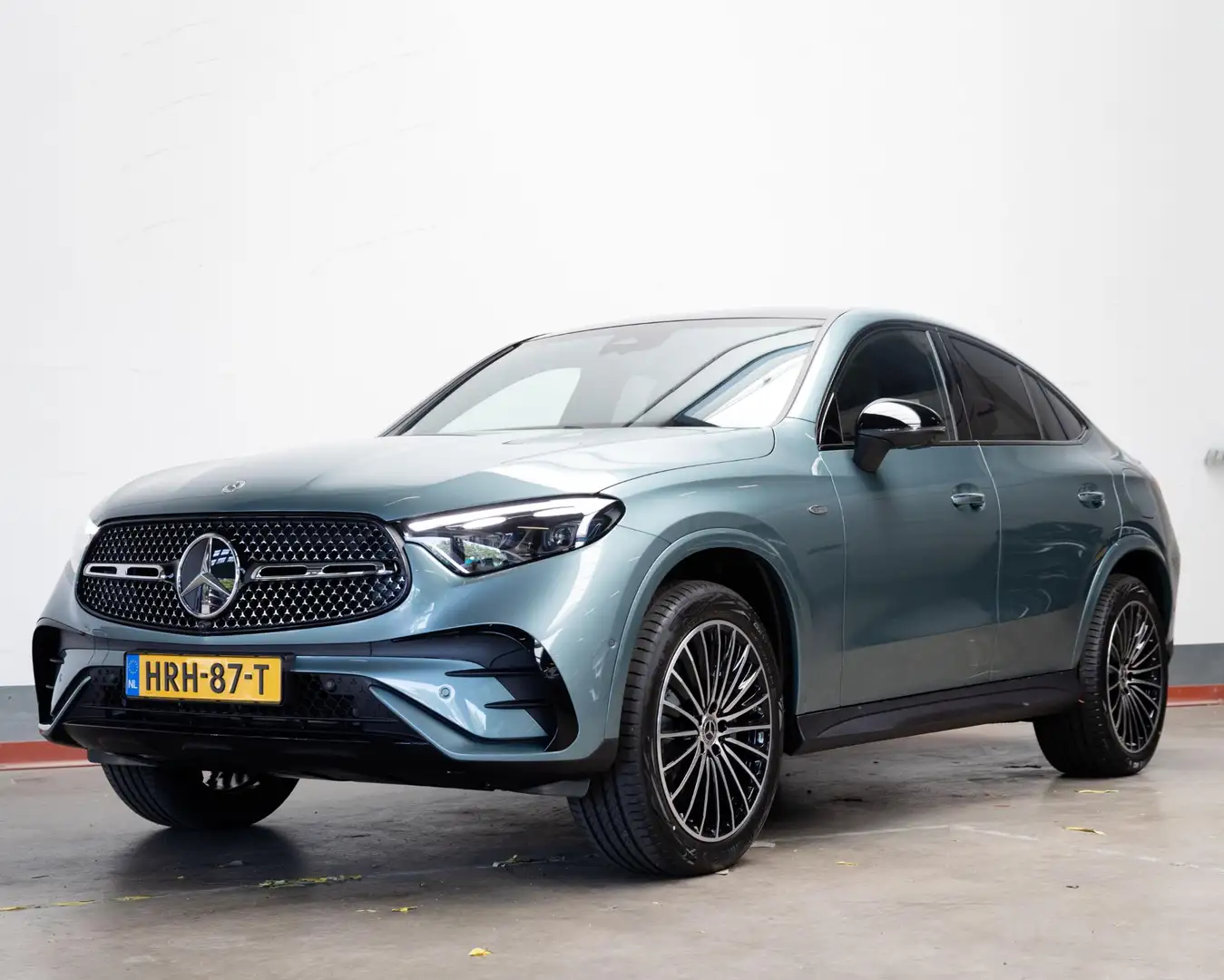 Mercedes-Benz GLC 300 Coupé 300e 4MATIC Sport Edition Premium | Panorama Green - 1