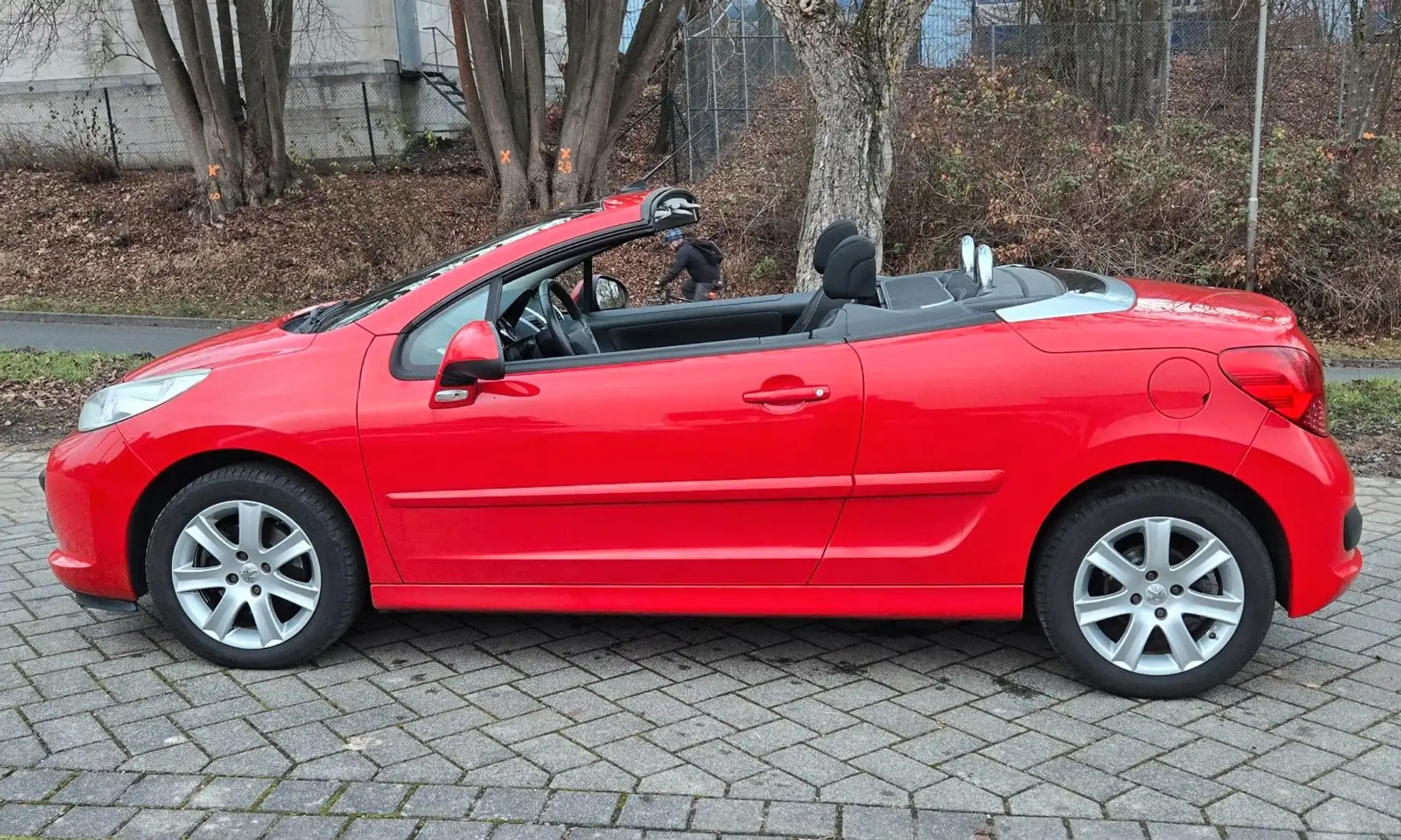 Peugeot 207 CC Cabrio-Coupe Sport Rot - 2