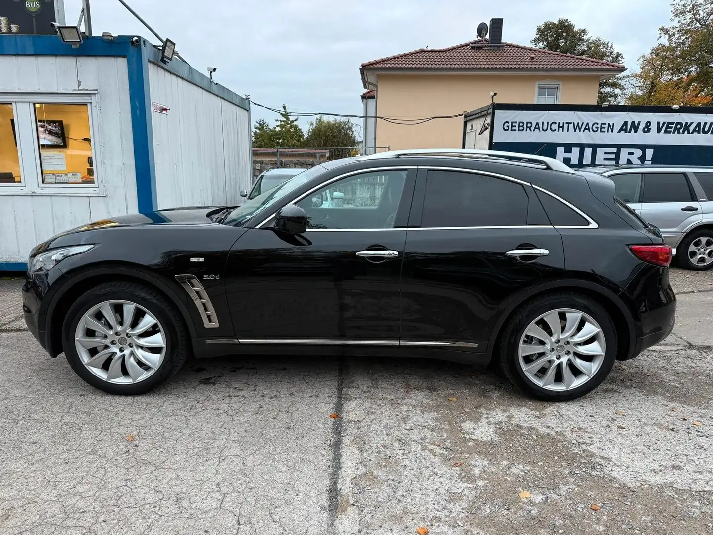 Infiniti QX70 3.0 d S*TUV NEU*TOP*UNFALFREI*1 HAND* Schwarz - 2