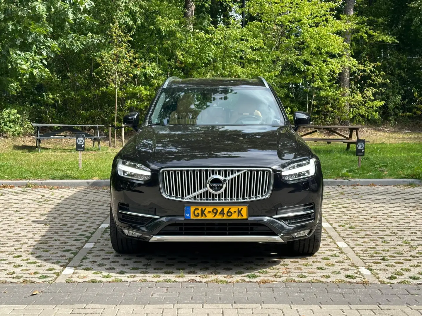 Volvo XC90 2.0 D5 AWD First Edition Zwart - 2