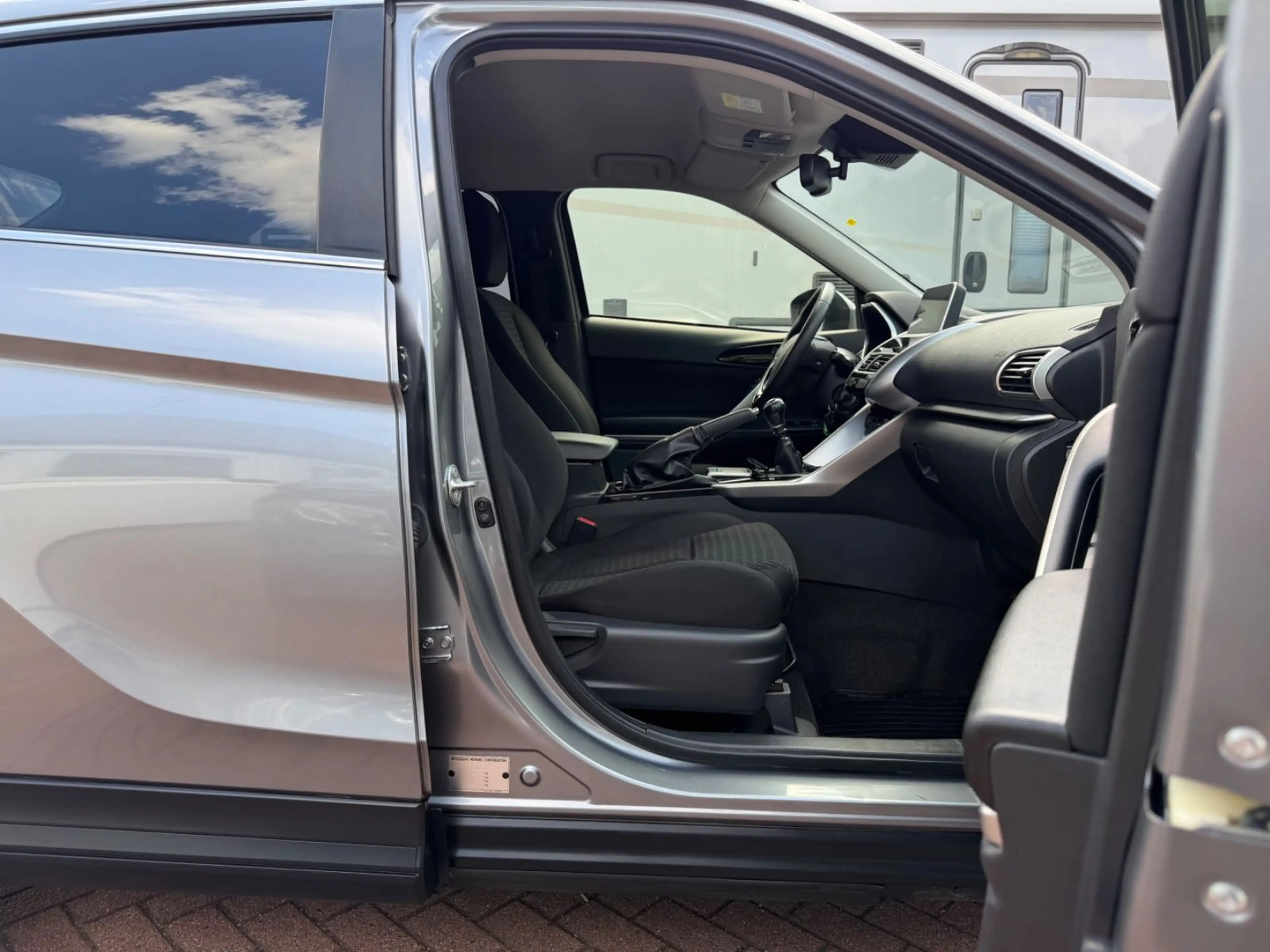 Mitsubishi Eclipse Cross 1.5 ClearT Active LED NAV KAM CARP — photo 10