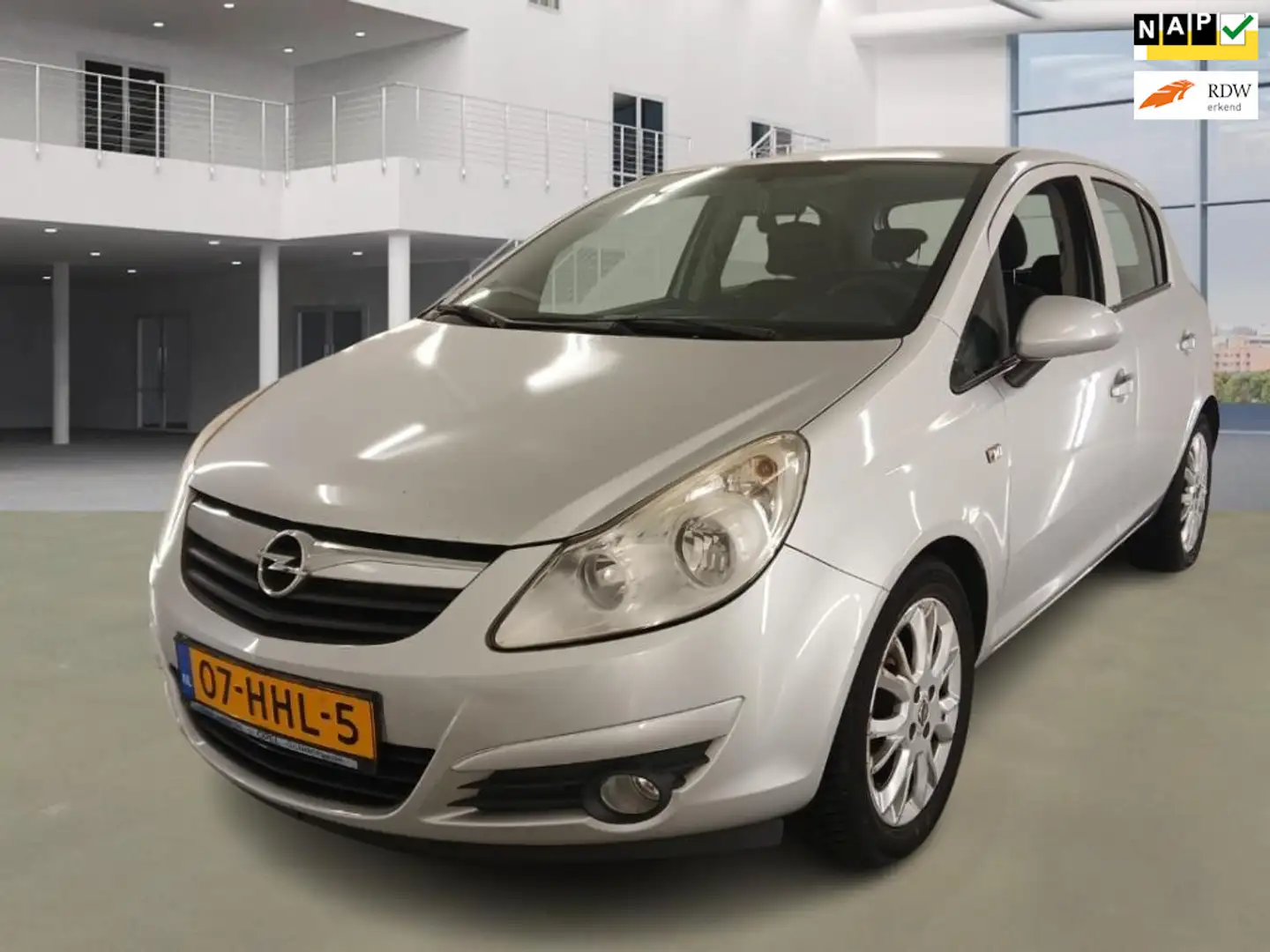 Opel Corsa 1.4-16V Enjoy/incl jaar apk /rijd schakelt super l Gris - 1