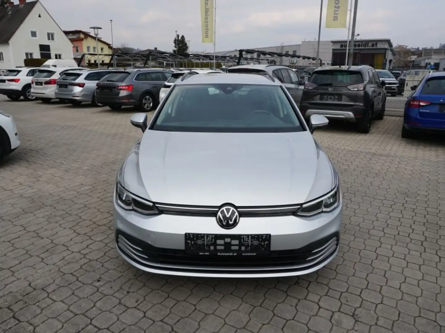Volkswagen Golf Variant 2,0 TDI Life *2023er+NAVI+LED* Silber - 2