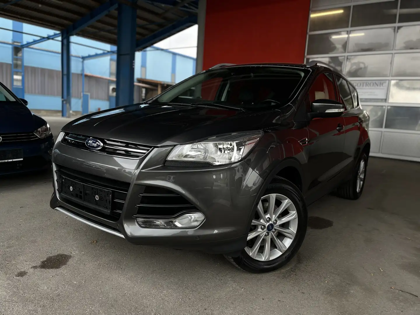 Ford Kuga 2,0 TDCi Titanium 4x4 Aut. *TOP AUSGESTATTET* Gris - 1