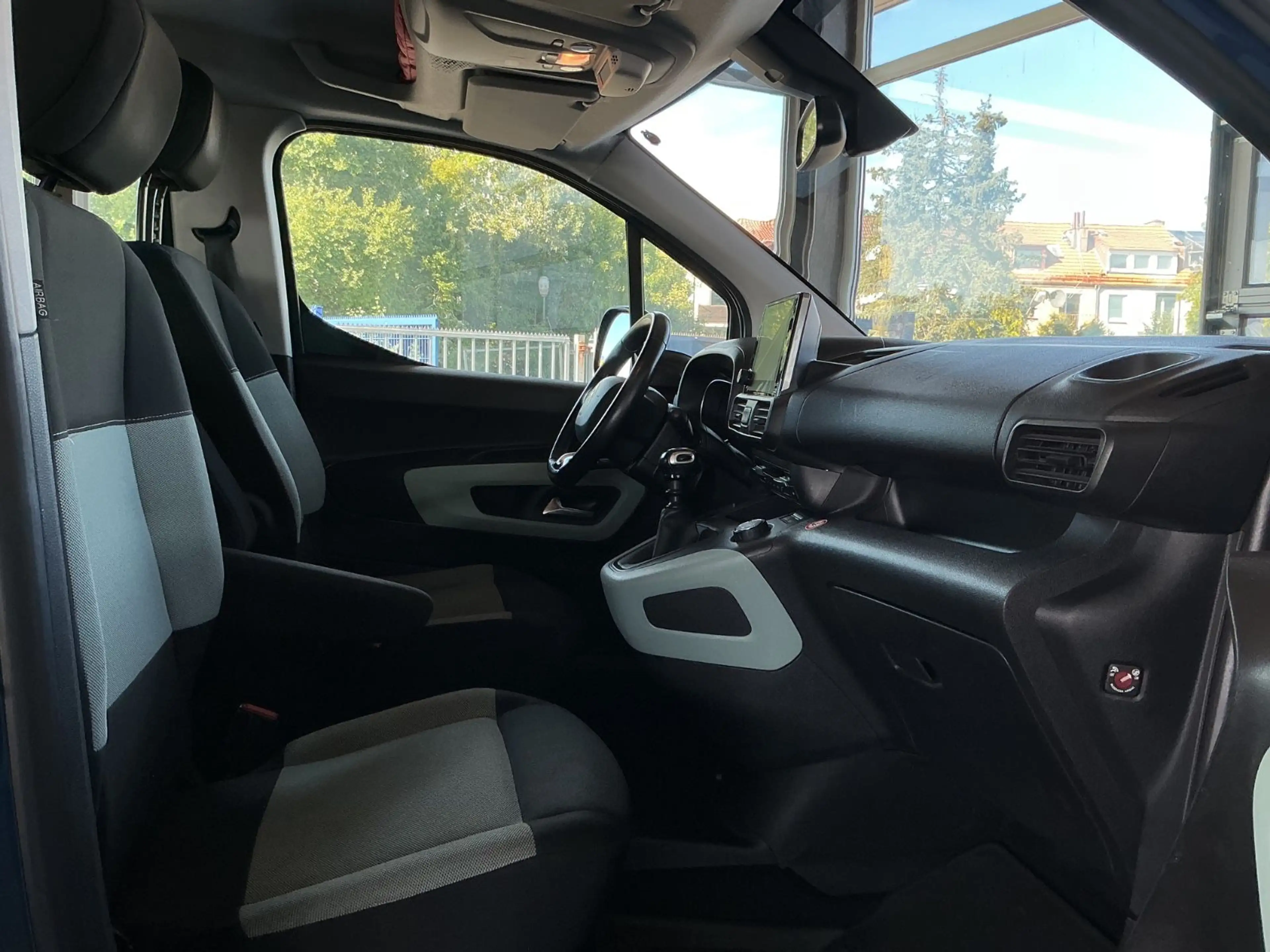 Citroen Berlingo Feel M * Tempomat * PDC * Kamera — photo 14
