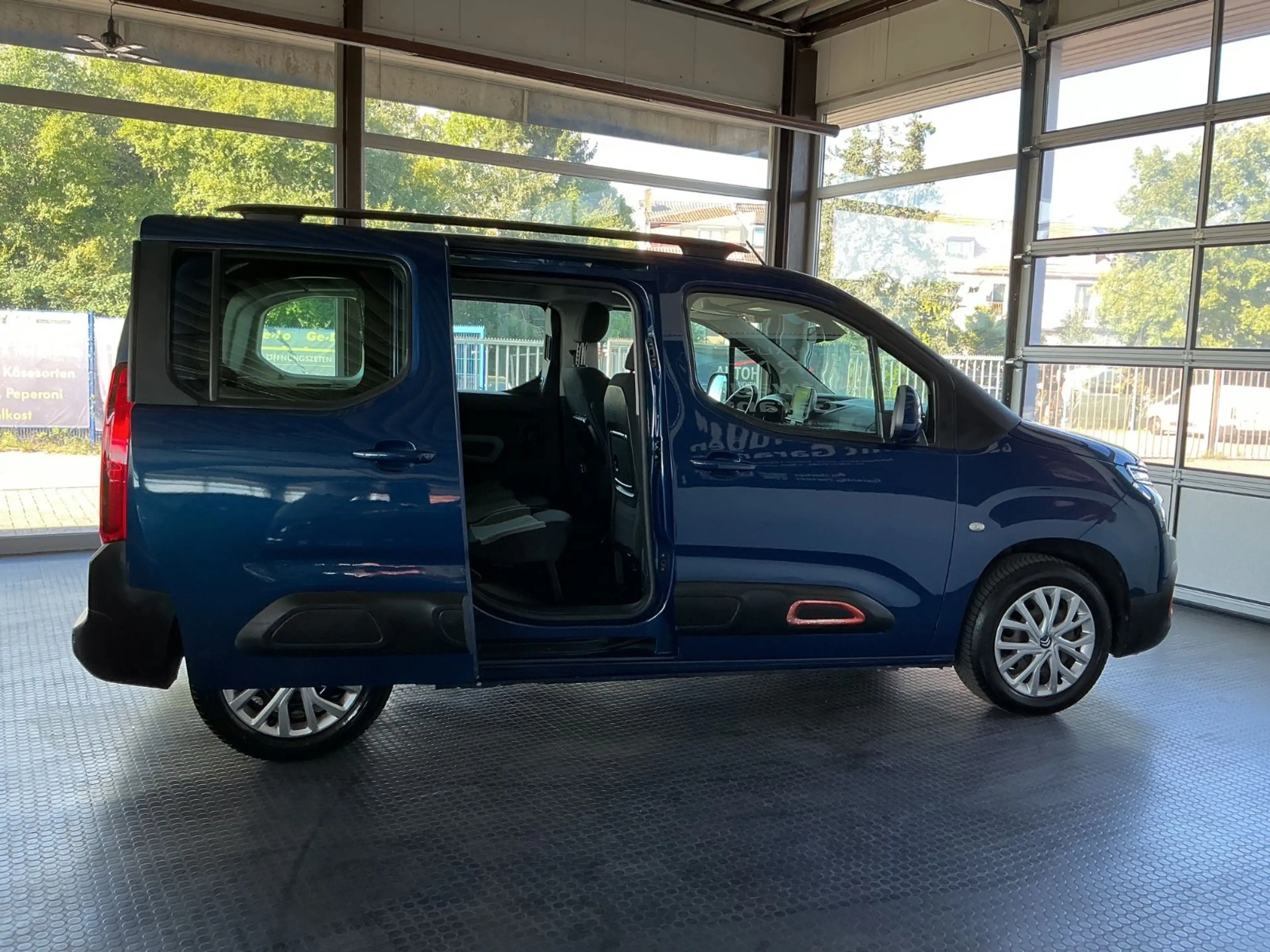 Citroen Berlingo Feel M * Tempomat * PDC * Kamera — photo 10