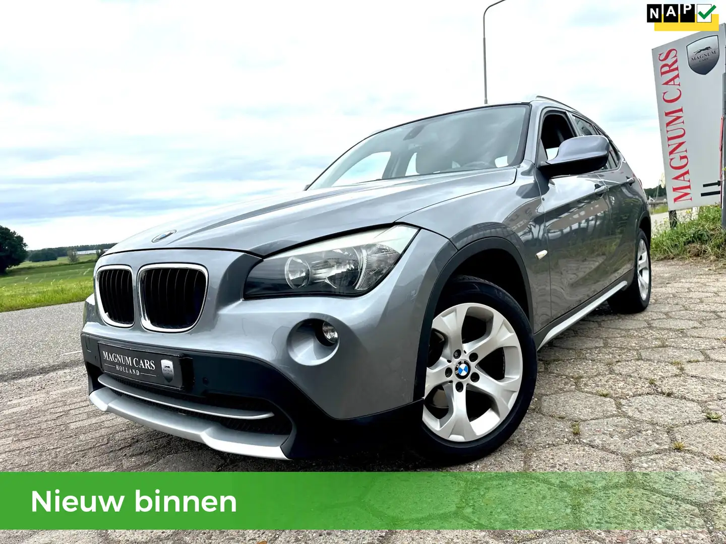 BMW X1 SDrive18i Executive NAP-Airco-Navi Scherm-Trekhaak Gris - 1
