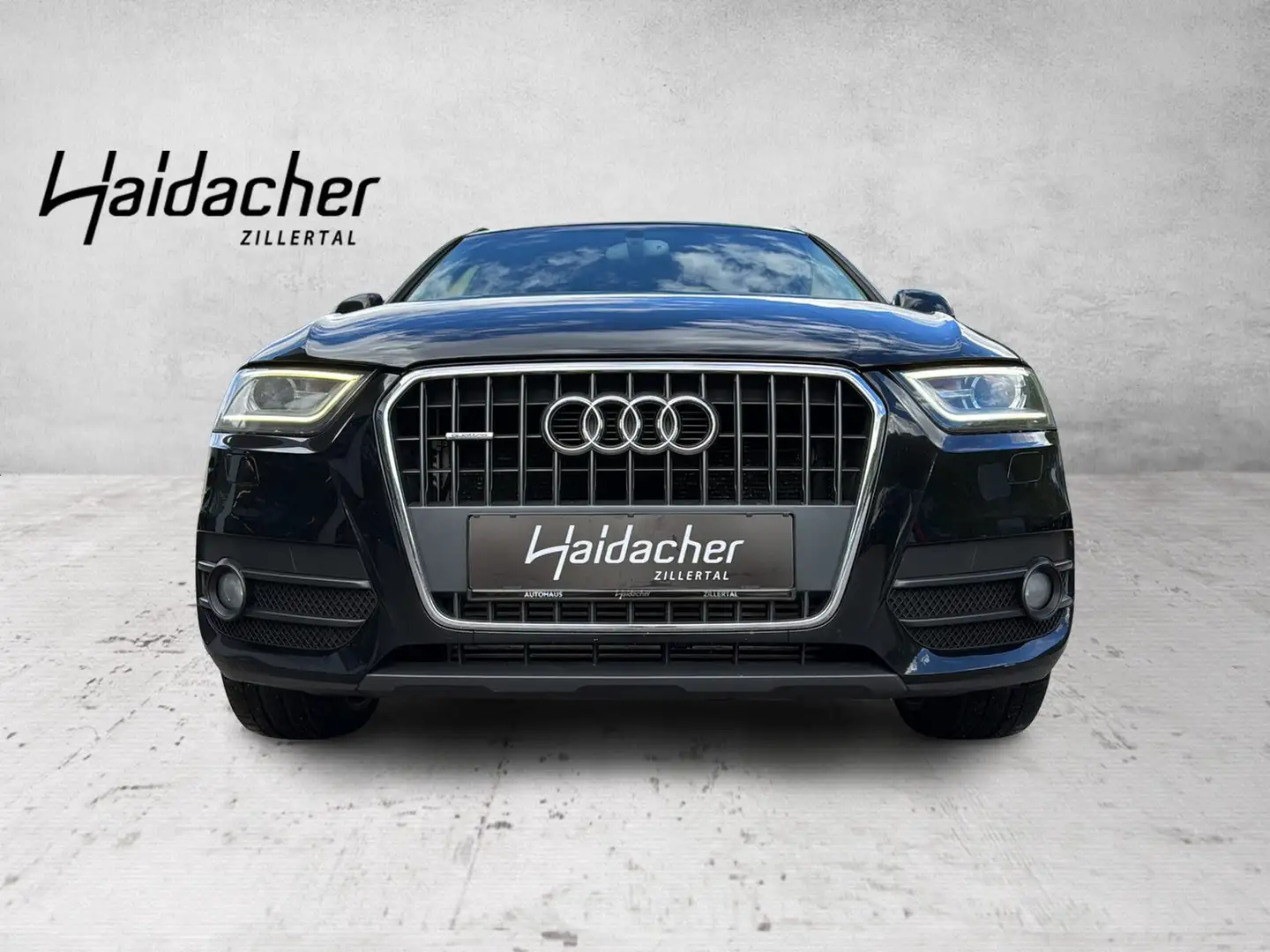 Audi Q3 Czarny - 2