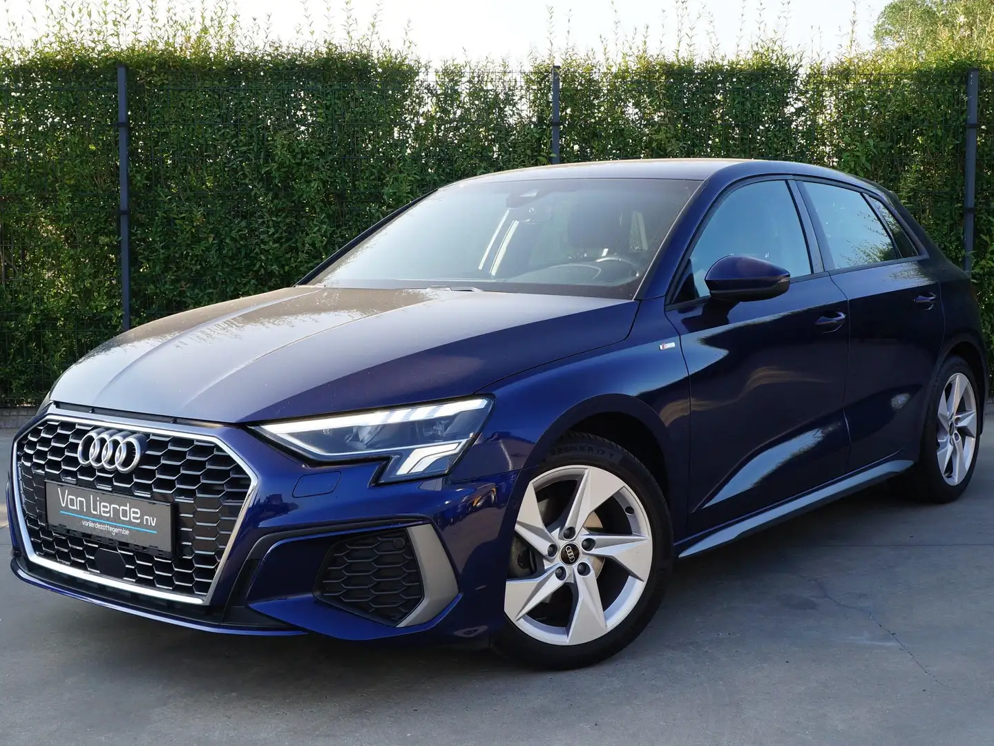 Audi A3 30 TFSI Sportback S-tronic S-Line 12m Garantie Bleu - 1