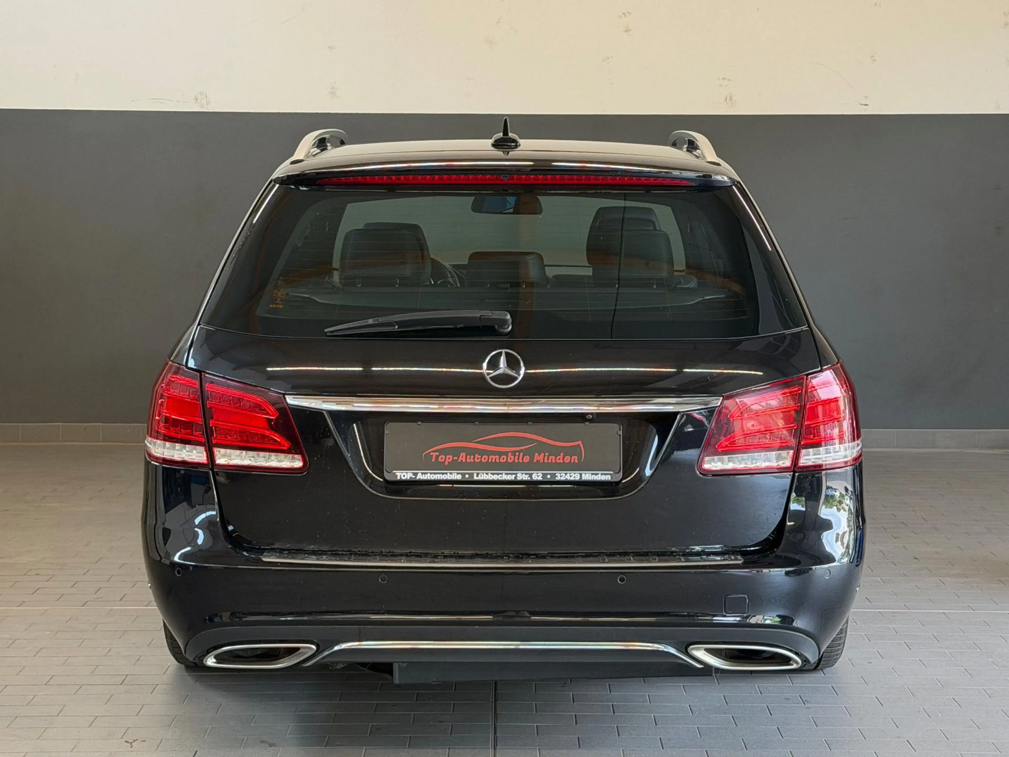 Mercedes-Benz E 220 4Matic/SHZ/PDC/AHK/AMBIENTE/2.HAND — photo 5