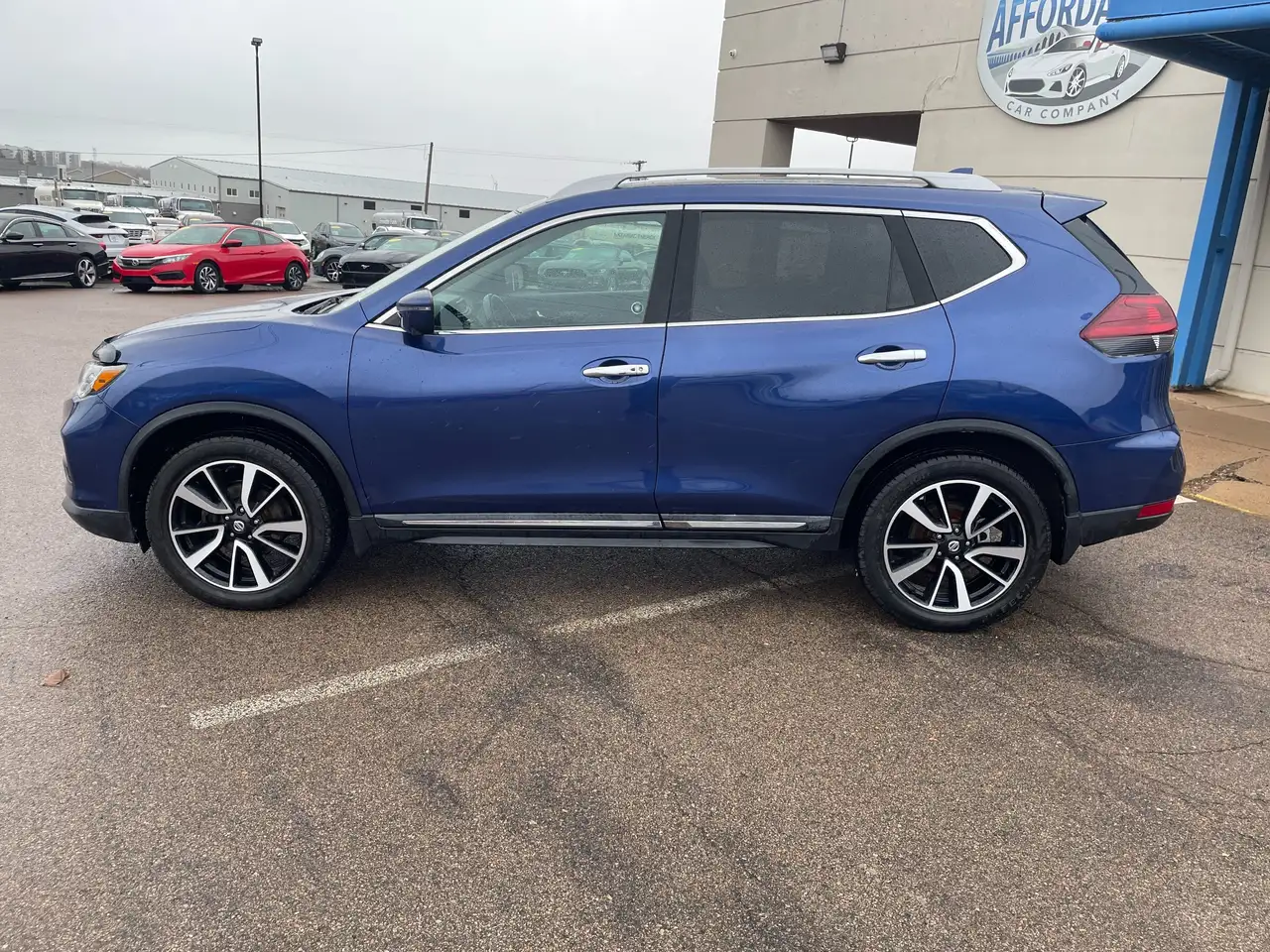 Nissan Rogue снимка Nissan Rogue