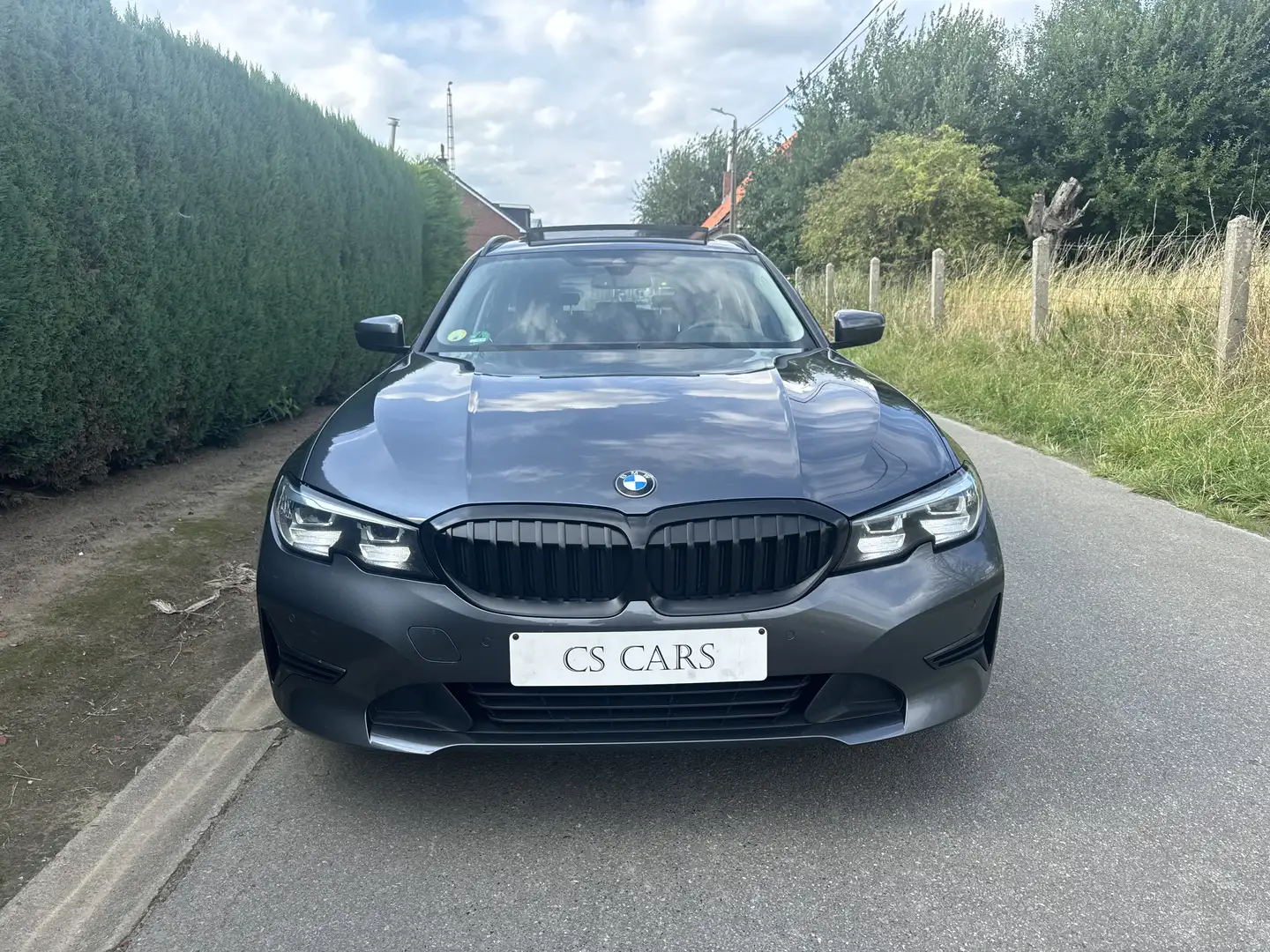 BMW 318 D - Pano - Led - 20” - Carplay - Trekhaak - 2.0 Gris - 2