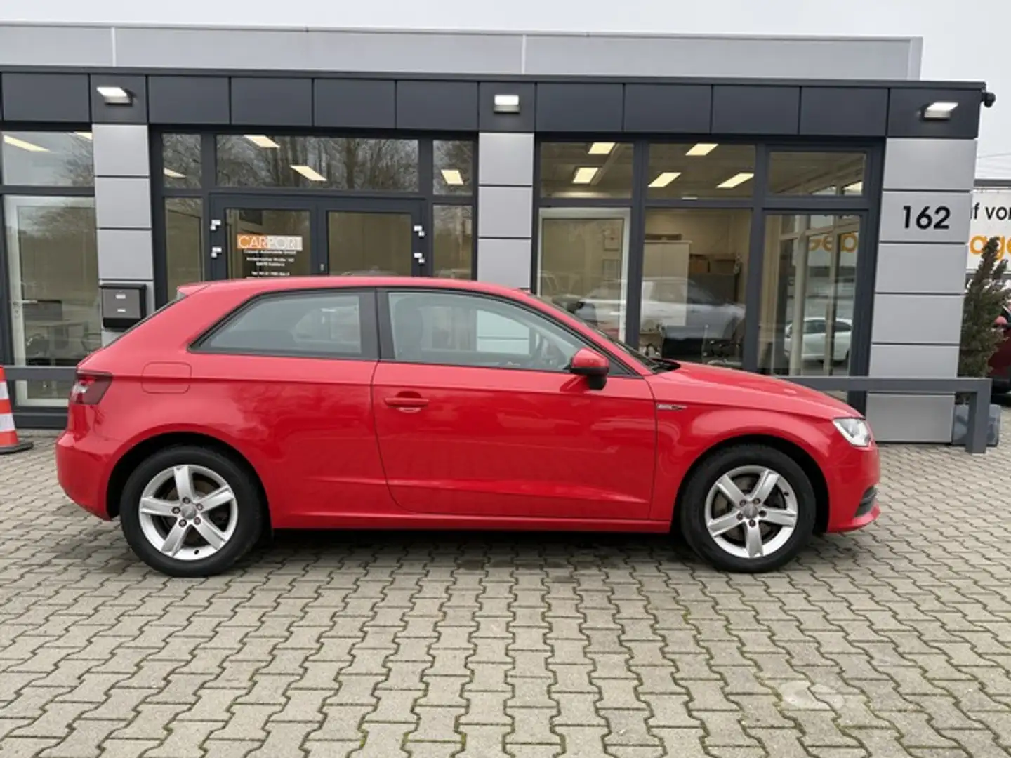 Audi A3 Attraction Rot - 2
