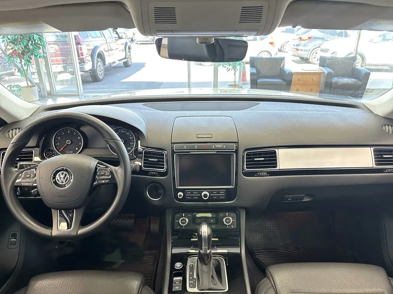Volkswagen Touareg снимка Volkswagen Touareg