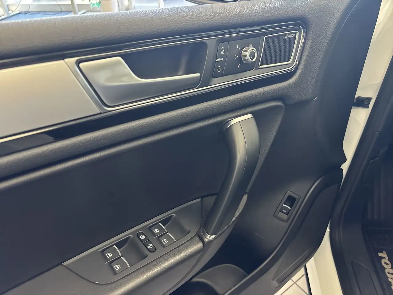 Volkswagen Touareg снимка Volkswagen Touareg